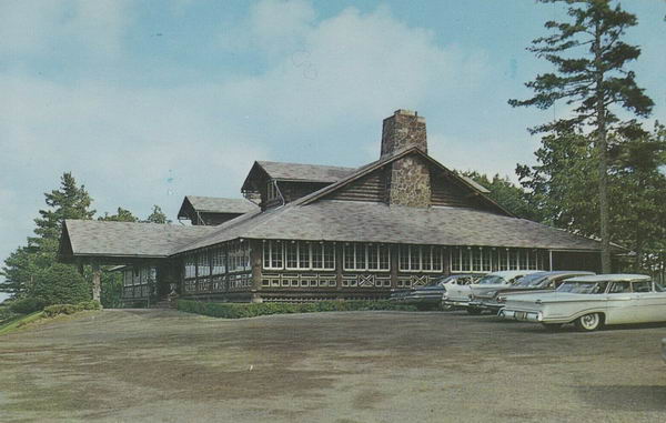 Keweenaw Park Cottages - Old Postcard